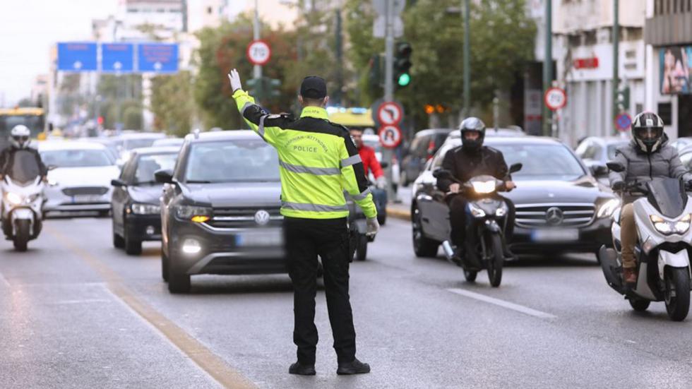 Δακτύλιος: Μπλόκα και... πρόστιμα στο κέντρο - Στο πόδι η Τροχαία